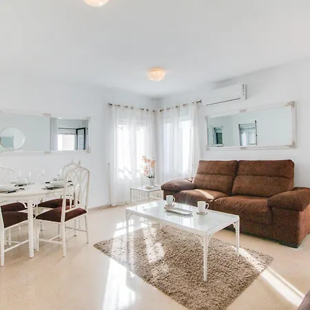 Close To The Beach, 5 Minutes Walk *