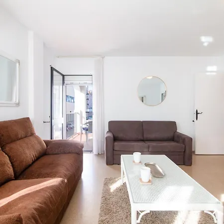 Close To The Beach, 5 Minutes Walk *