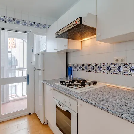 Close To The Beach, 5 Minutes Walk Apartment San Luis de Sabinillas