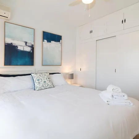 Close To The Beach, 5 Minutes Walk Apartment San Luis de Sabinillas