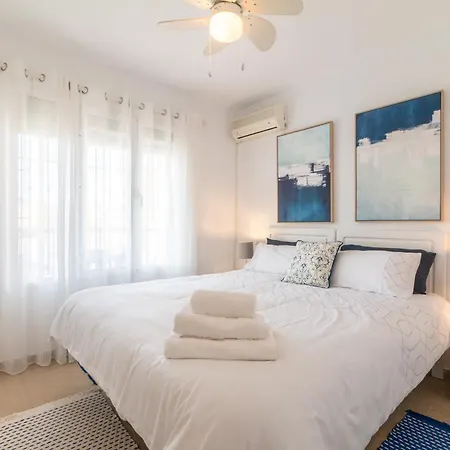 Apartment Close To The Beach, 5 Minutes Walk *